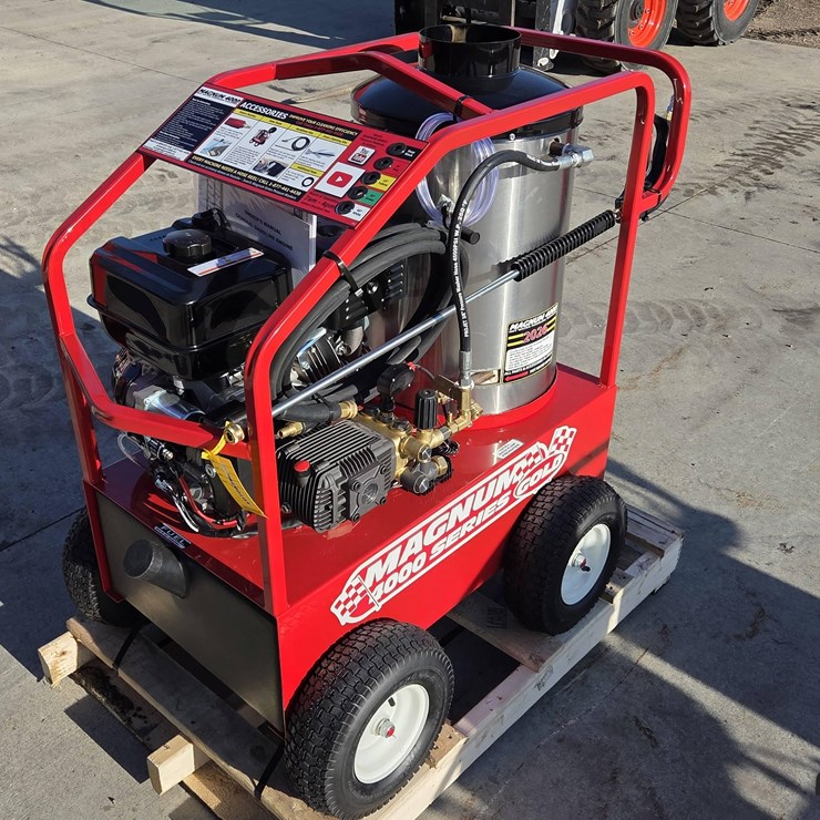 2026 Magnum 4000 Series Hot Water Pressure Washer