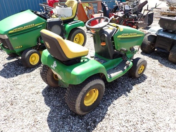 john-deere-lt166-image-4