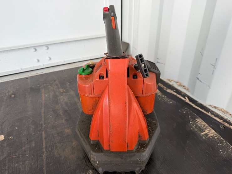 #6039-•-husqvarna-225/hbv-handheld-leaf-blower-image-4