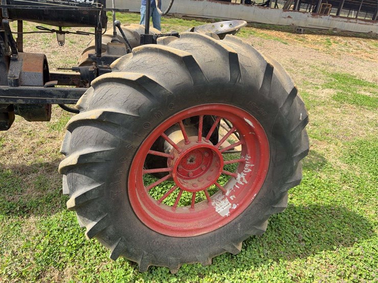 farmall-f-20-image-16