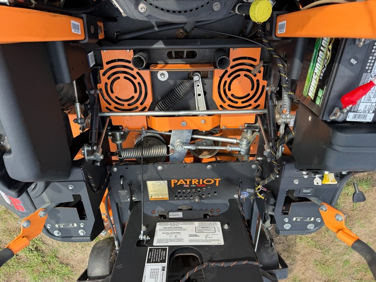 #6002-•-scag-61"-zero-turn-lawnmower-image-13
