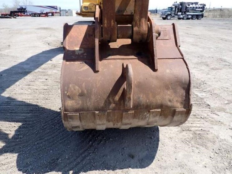 2004-deere-270c-lc-image-30