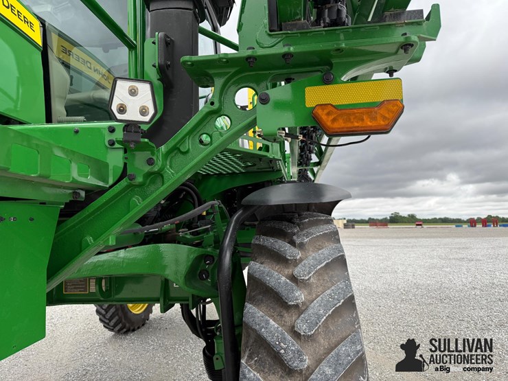 2024-john-deere-412r-image-14