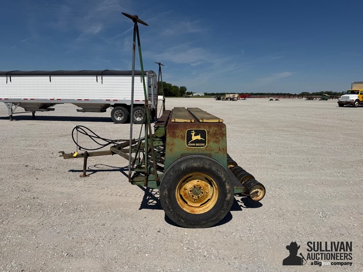 john-deere-8300-image-8