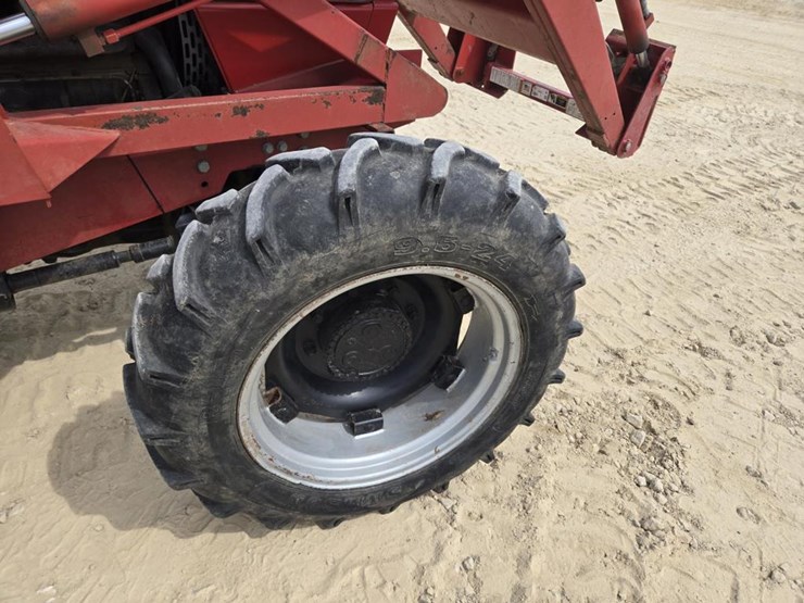 case-ih-585-image-12