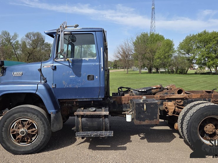 1994-ford-l8000-image-8