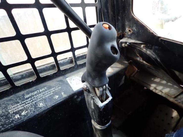 2008-john-deere-328-image-14