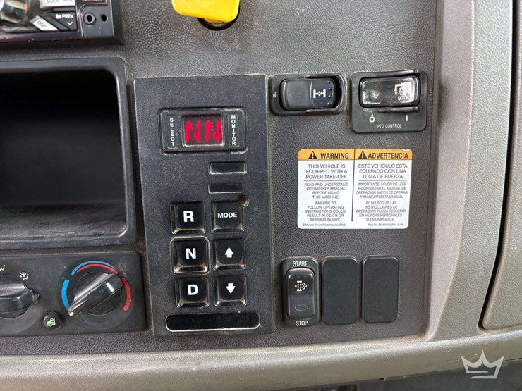 2017-peterbilt-337-image-39