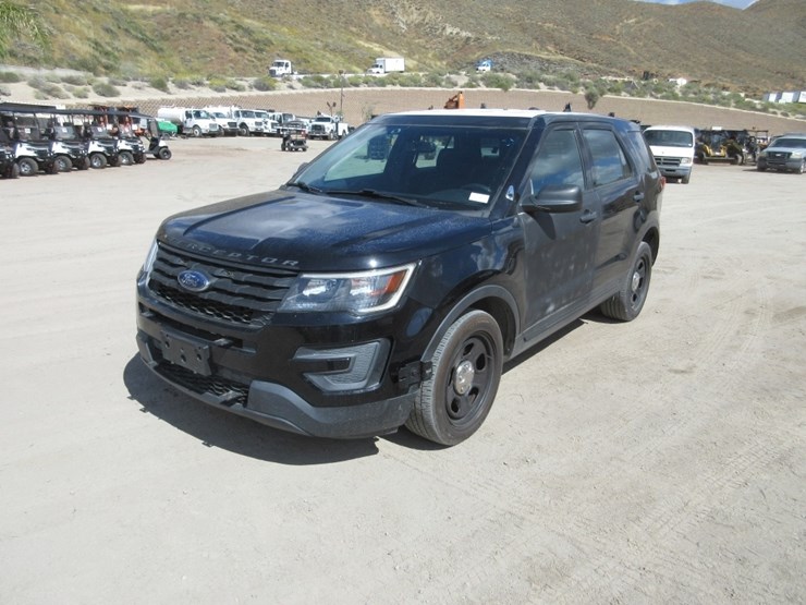 2017-ford-explorer-image-1