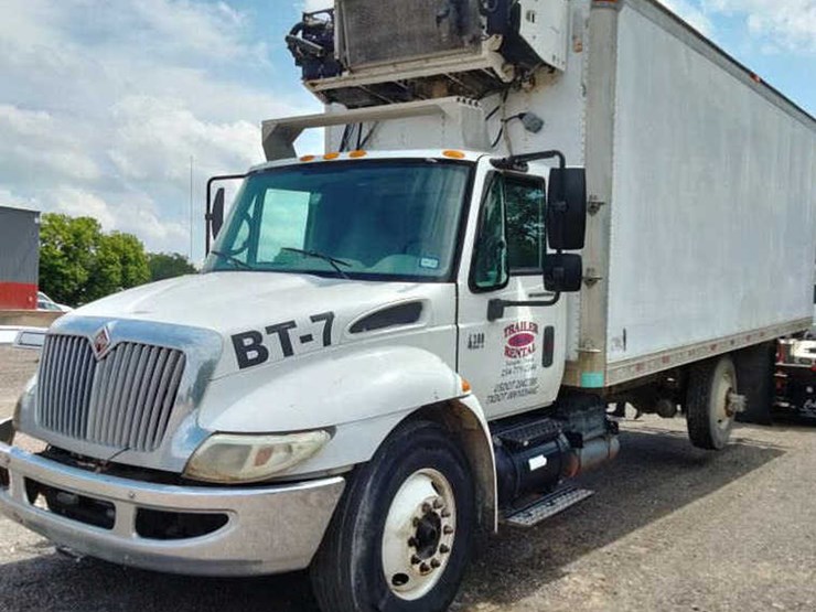 2006-international-durastar-4300-image-1