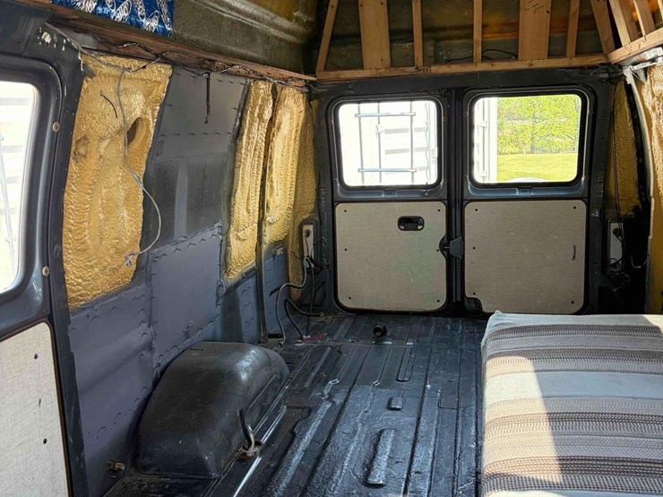 1990-ford-e250-image-14