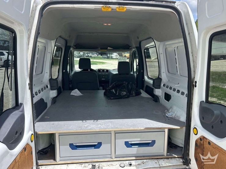 2011-ford-transit-connect-image-27