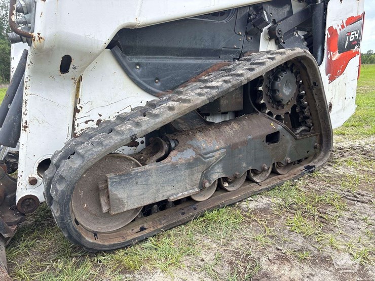 2021-bobcat-t64-image-25