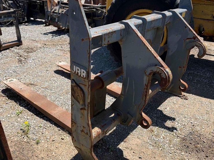 jrb-wheel-loader-forks-image-3
