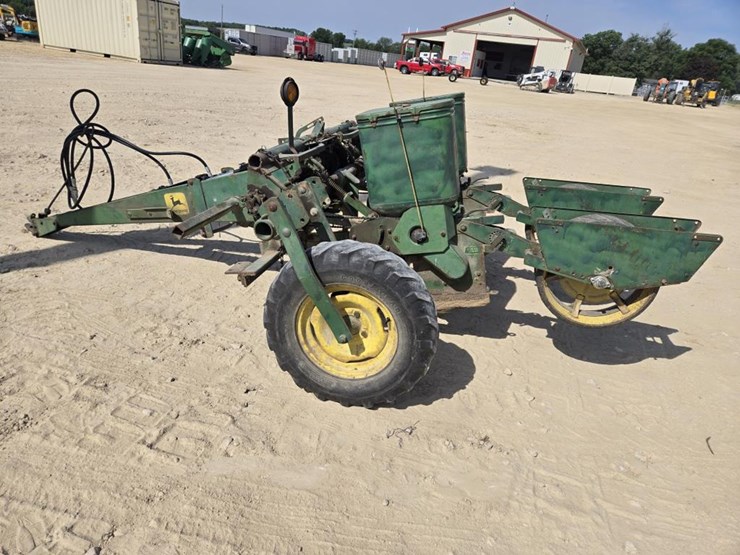john-deere-1240-image-5