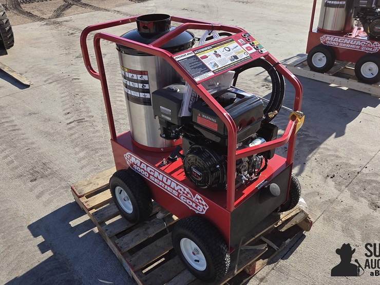 2026-magnum-4000-series-hot-water-pressure-washer-image-3