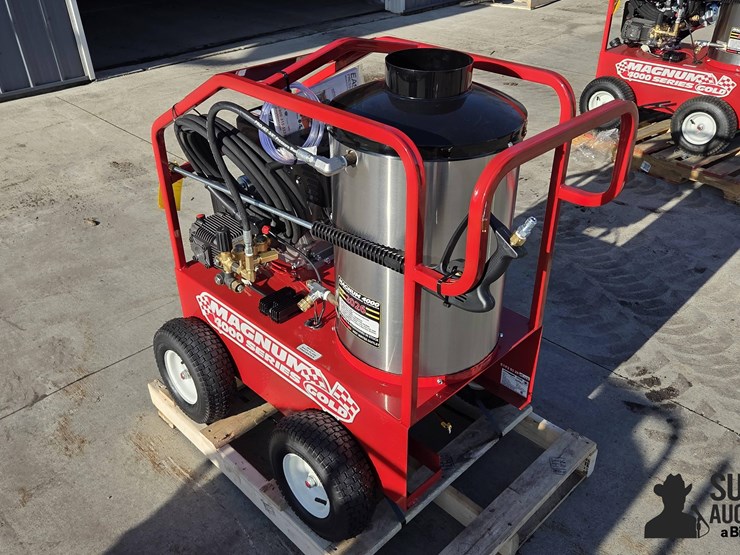 2026-magnum-4000-series-hot-water-pressure-washer-image-7