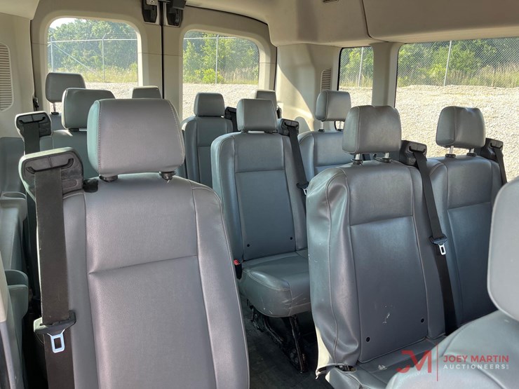 2019-ford-transit-image-12