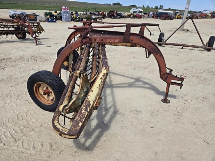 new-holland-259-image-9