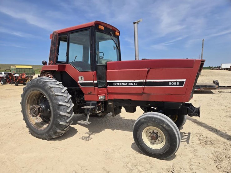 case-ih-5088-image-12