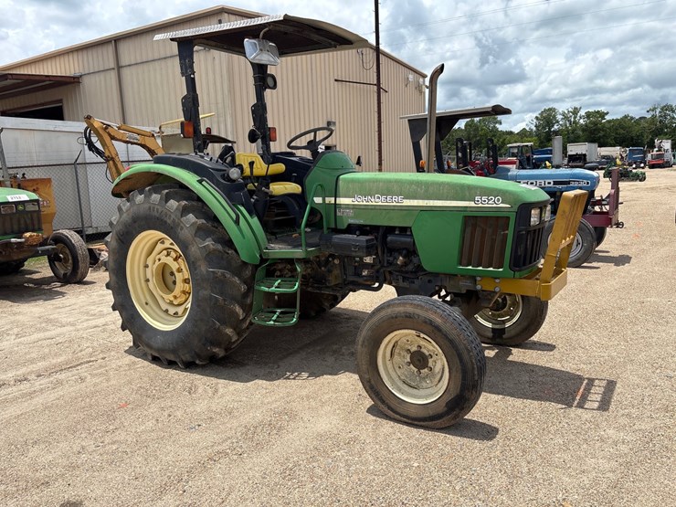 john-deere-5520-image-2