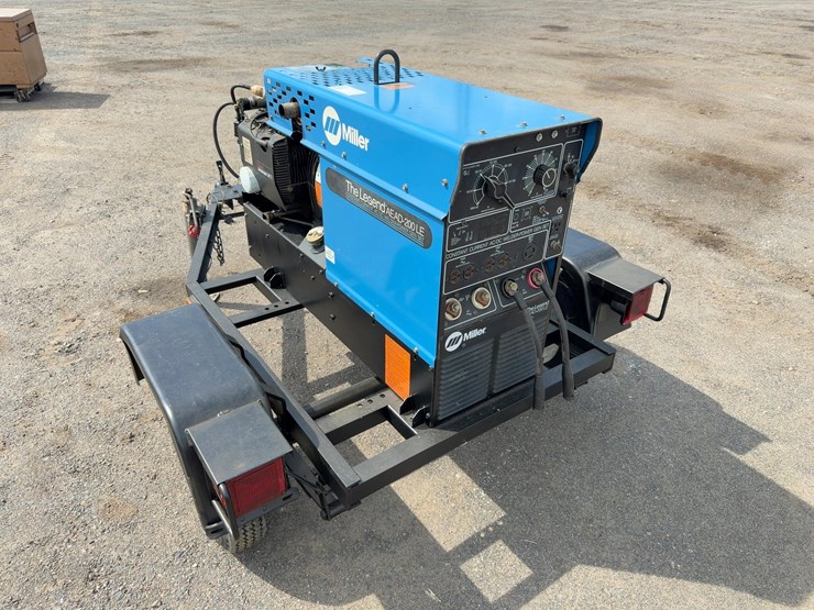 miller-legend-aead-200le-welder/generator-image-3