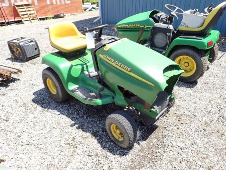 john-deere-lt166-image-3