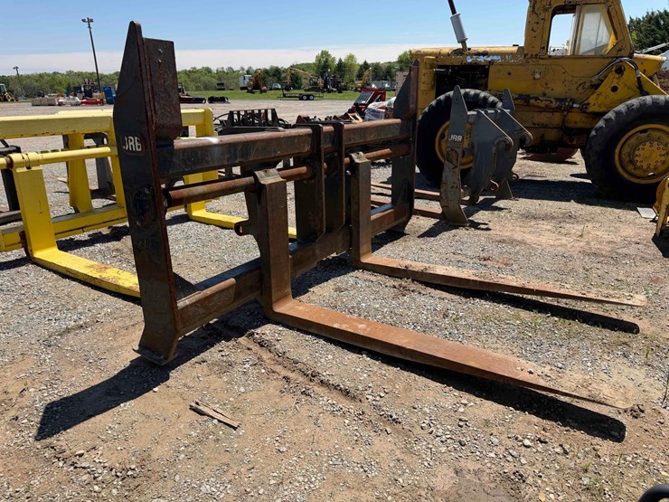 jrb-wheel-loader-forks-image-2