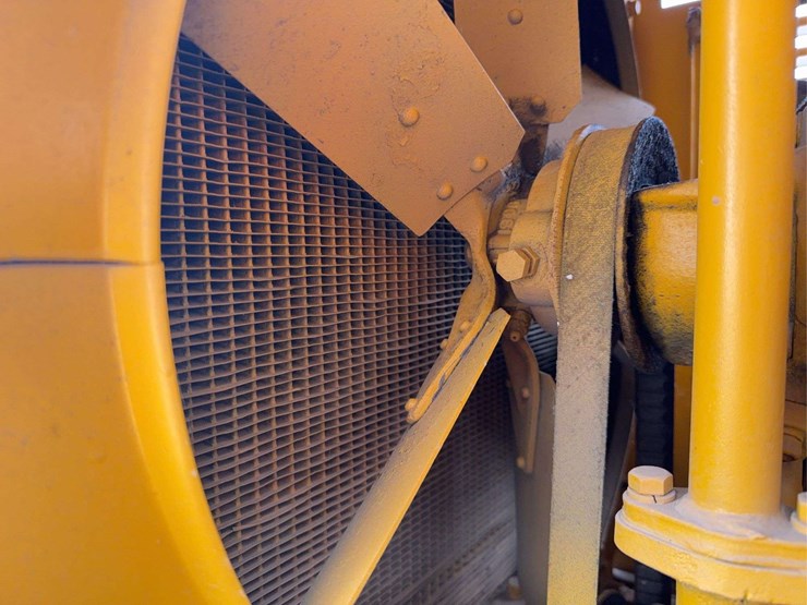 caterpillar-twenty-two-image-25