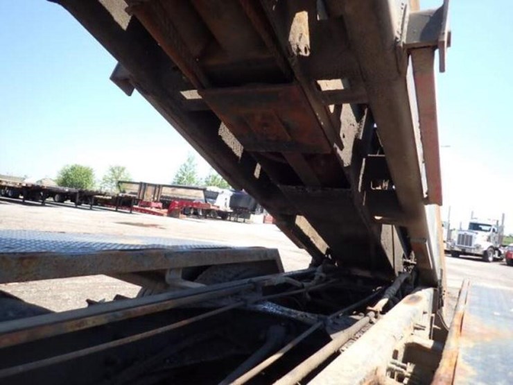 2015-mack-granite-gu813-image-86