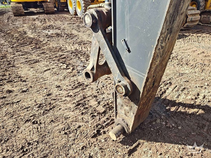 2016-john-deere-350g-hydraulic-excavcator-image-23