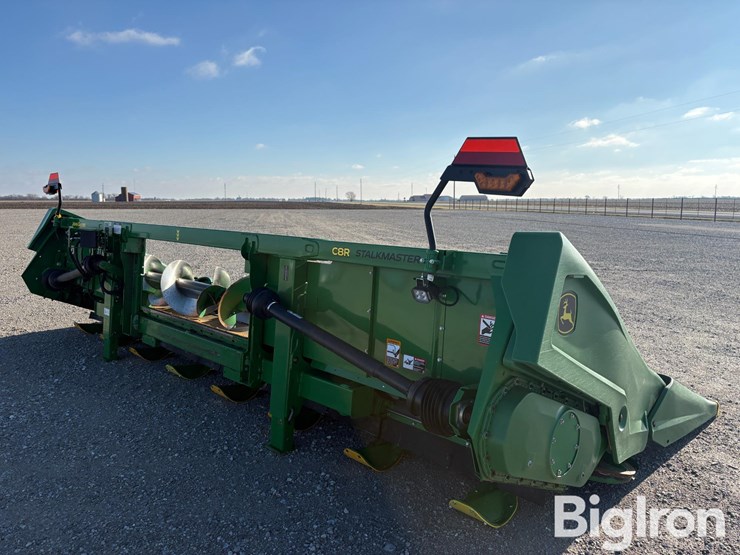 2021-john-deere-c8r-image-5