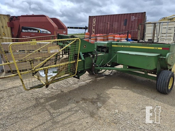 john-deere-336-image-3