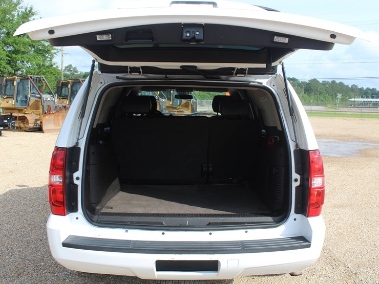 2012-chevrolet-tahoe-image-4