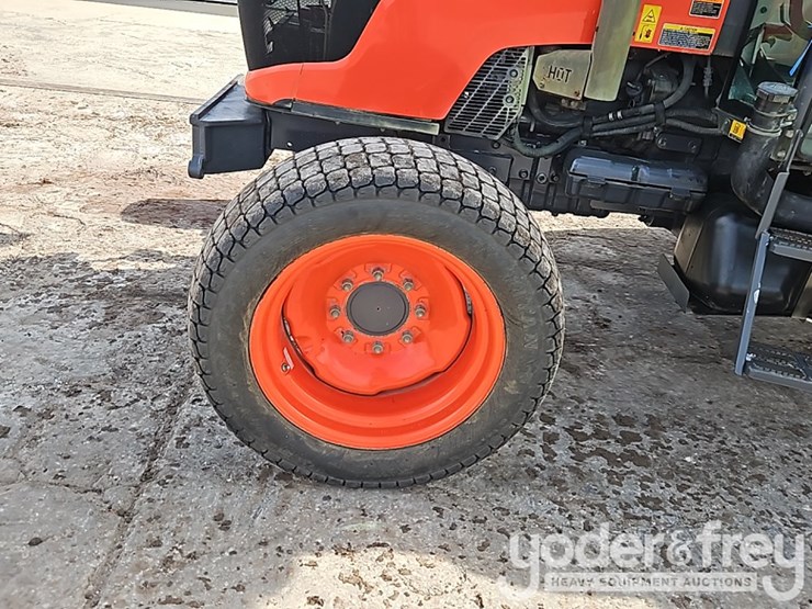 2020-kubota-m6060hd-image-11