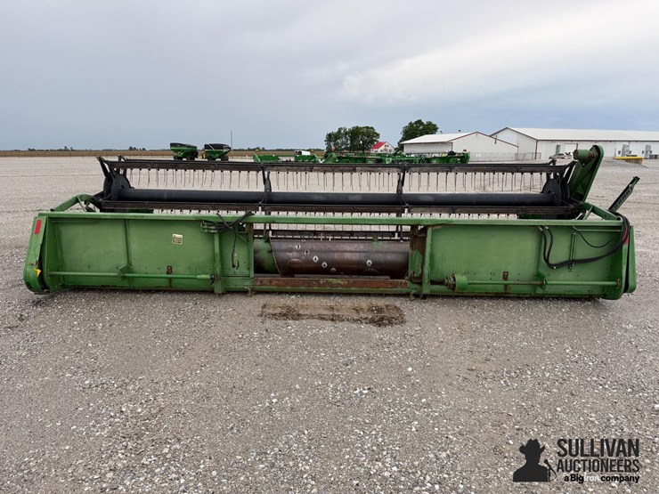 john-deere-220-image-7