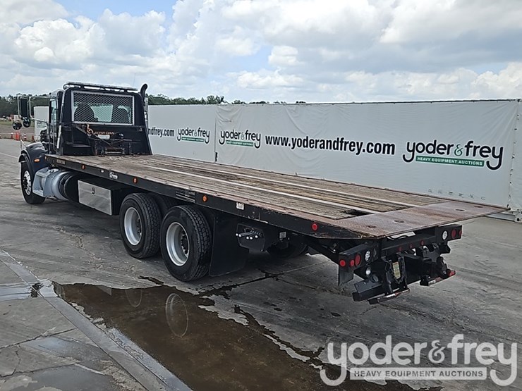 2014-peterbilt-337-image-4