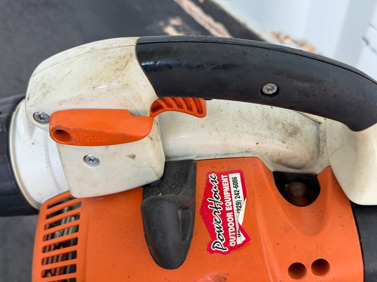 #6034-•-stihl-bg56c-handheld-leaf-blower-image-4