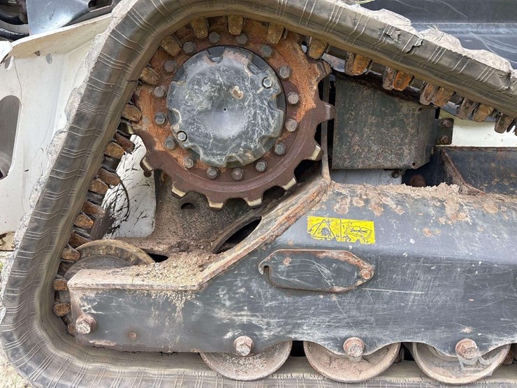 2021-bobcat-t64-image-33