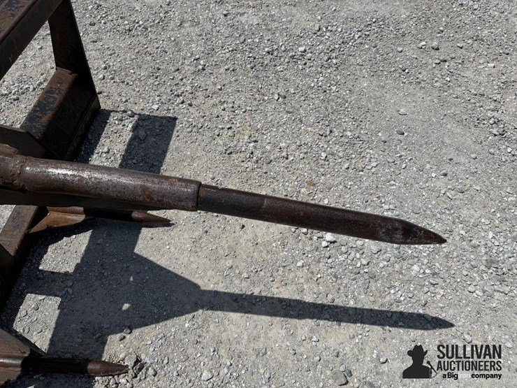 3-prong-bale-spear-image-11