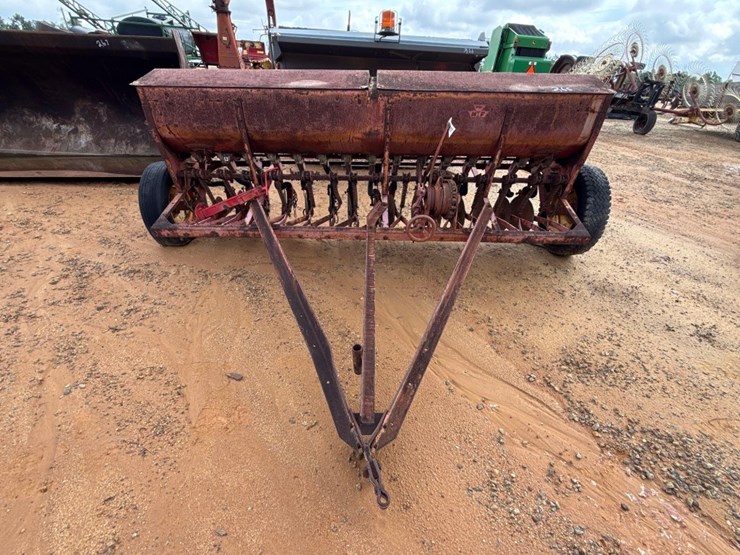 massey-ferguson-10-image-6