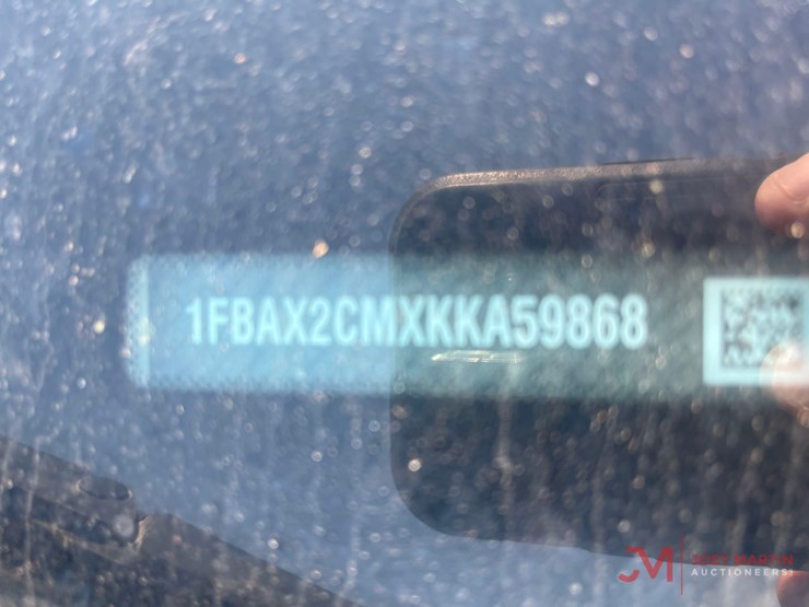 2019-ford-transit-image-26