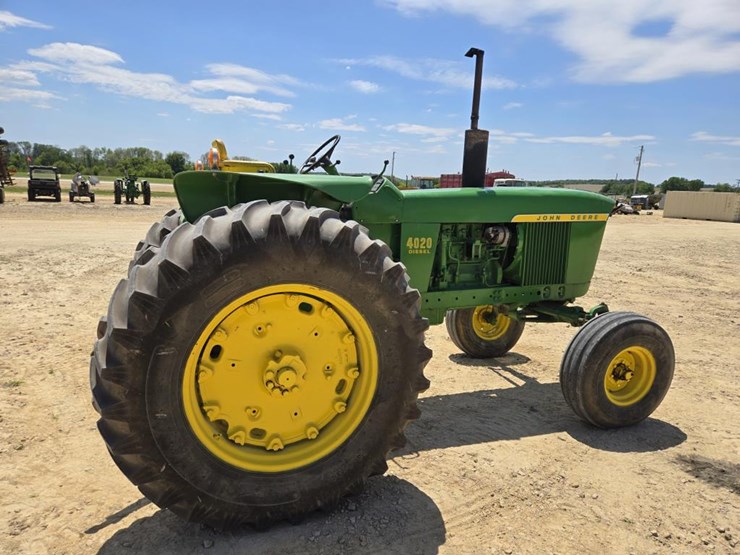 john-deere-4020-image-12