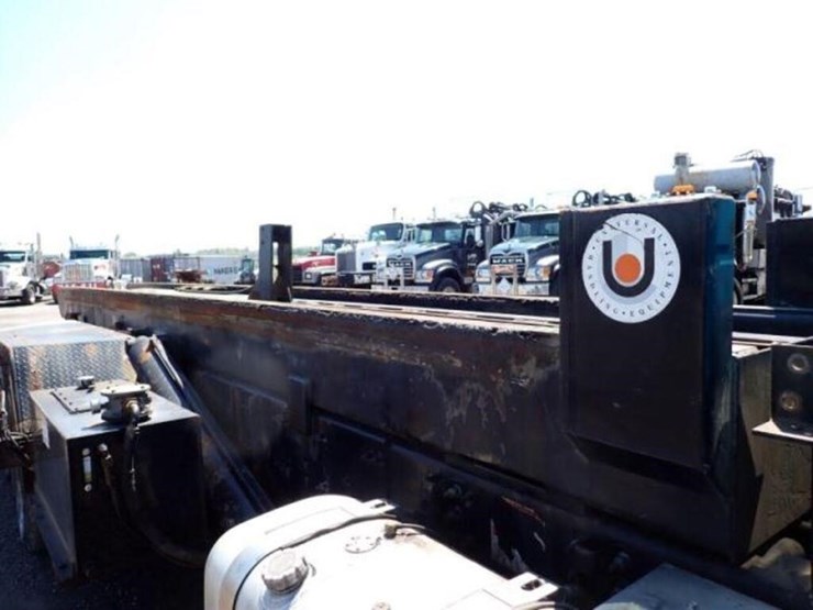 2015-mack-granite-gu813-image-79