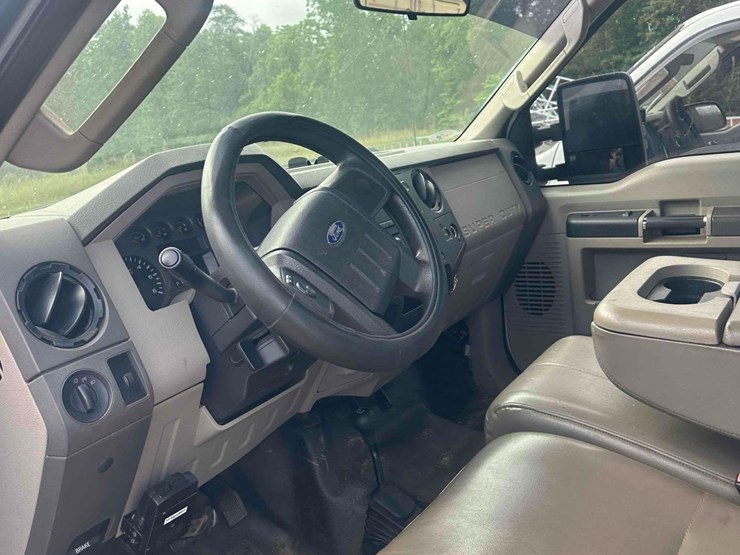 2008-ford-f250-xl-image-12