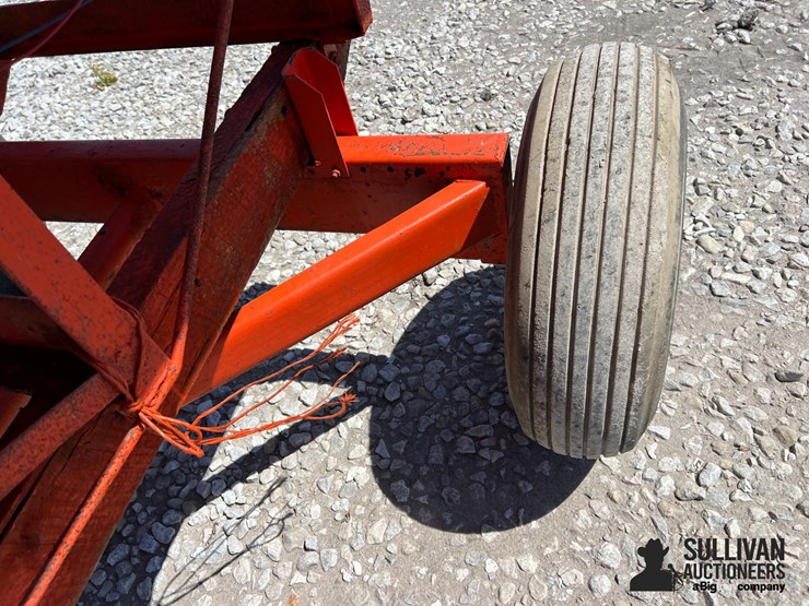 gravity-flow-wagon-image-12