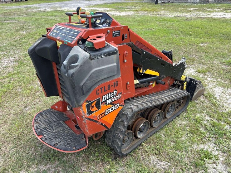 2020-ditch-witch-sk800-image-3