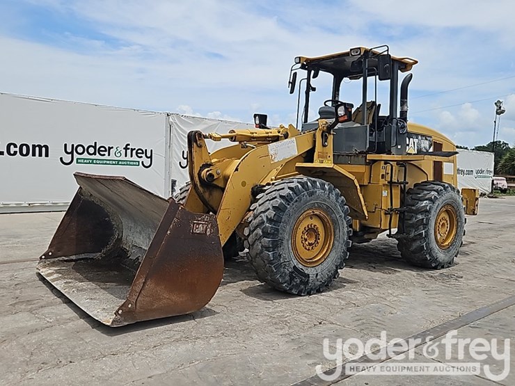 2009-caterpillar-938h-image-1