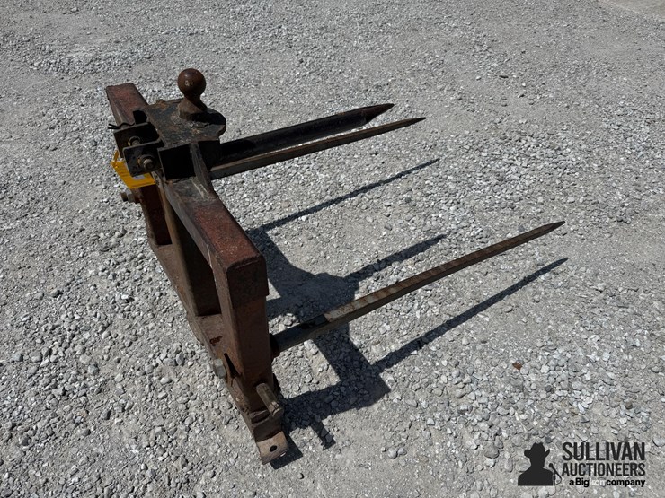 3-pt-bale-spear-image-1