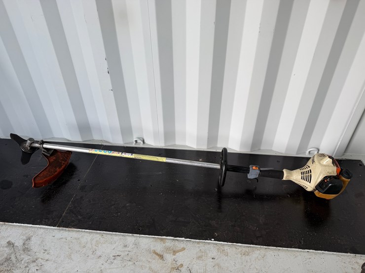 #6062-•-stihl-fs55-edger-image-1